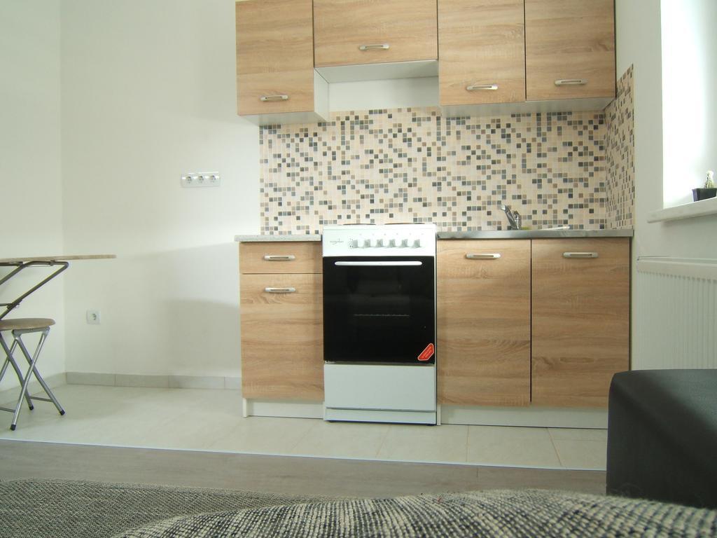 Kulturhaz Apartman Дьёр Номер фото