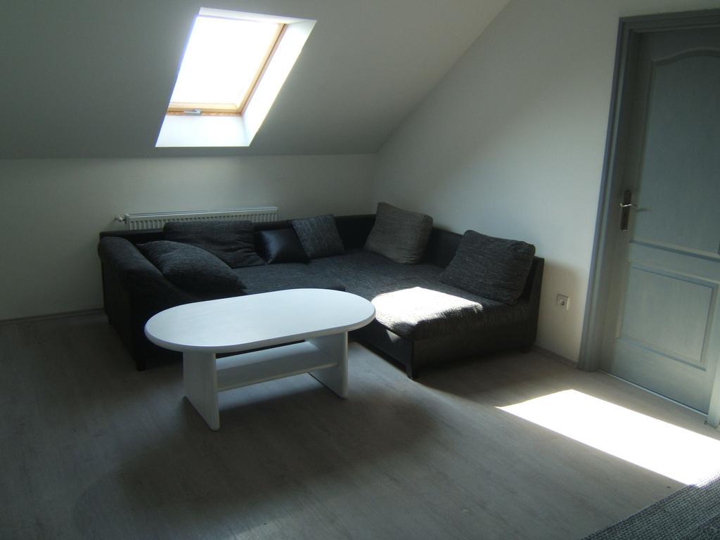 Kulturhaz Apartman Дьёр Экстерьер фото
